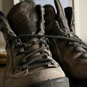 Women’s Brown Hiking Boots